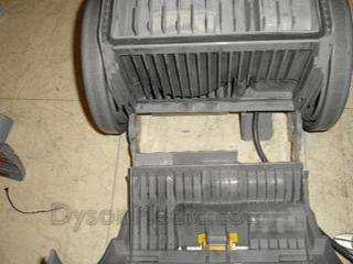 Dyson DC02 service manual